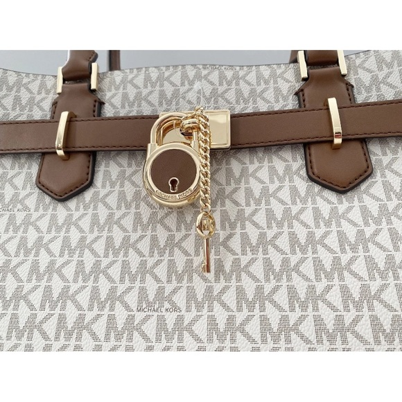 MICHAEL KORS Hamilton Medium Vanilla Monogram Signature Crossbody NS Tote $558 - Picture 4 of 13